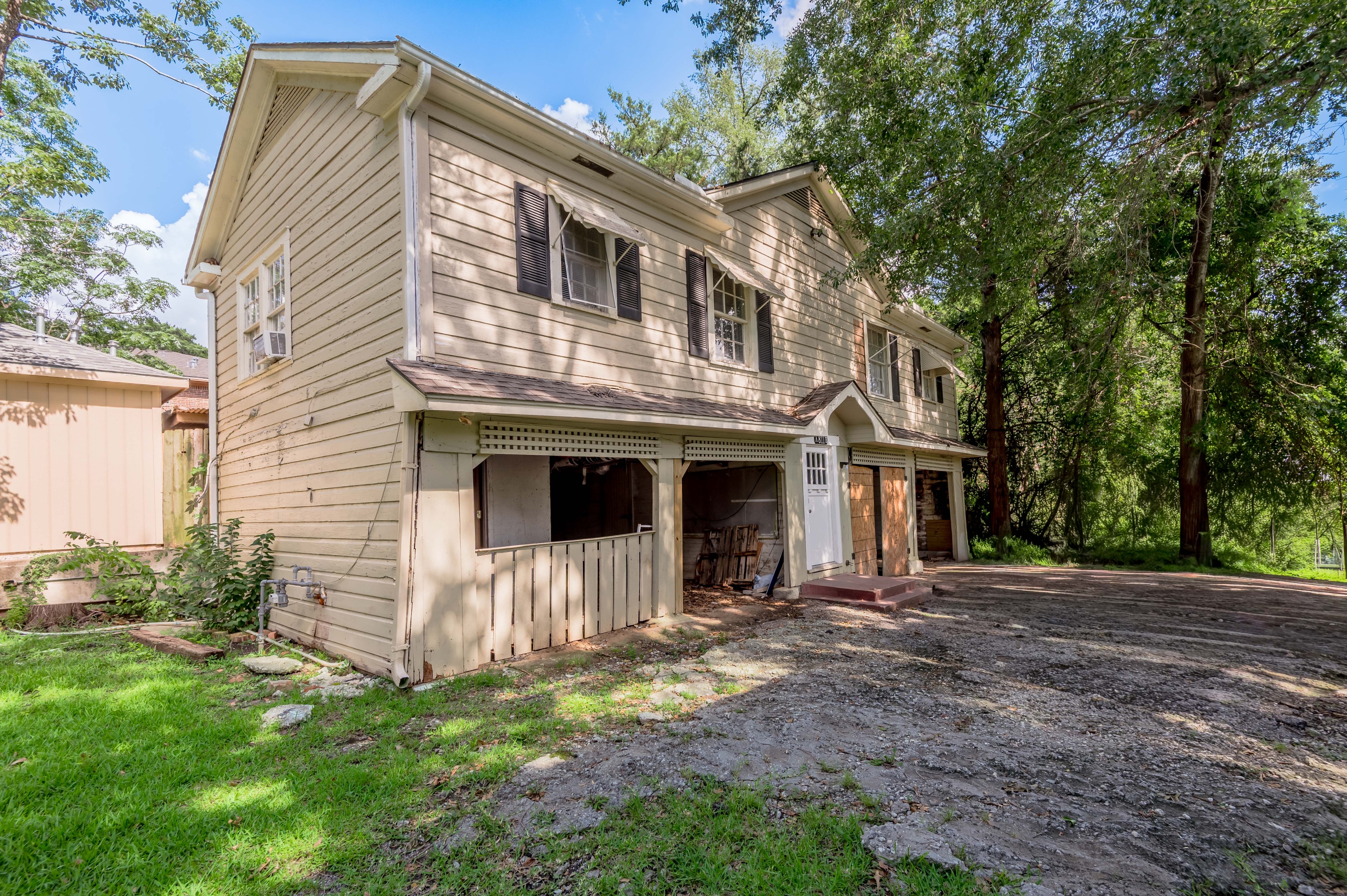 811 Sam Houston Avenue - A